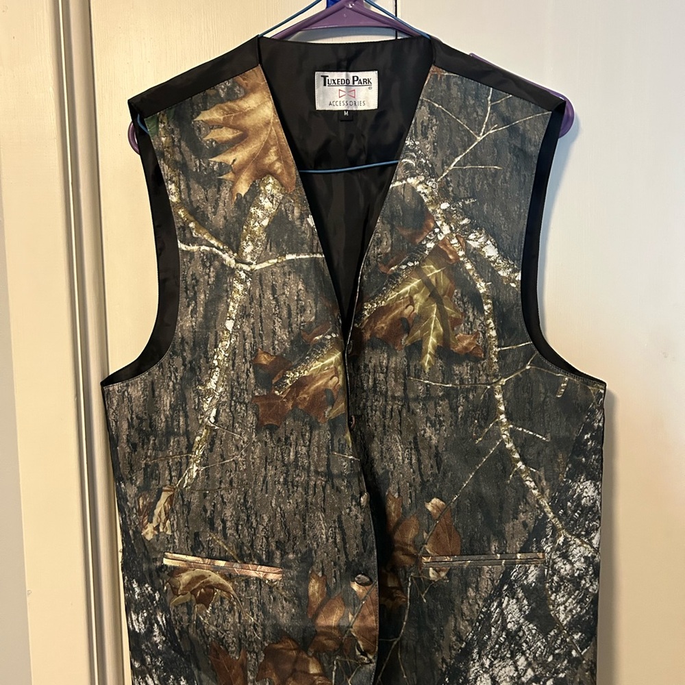 Tuxedo Park Men's Camouflage Vest - Black/Brown